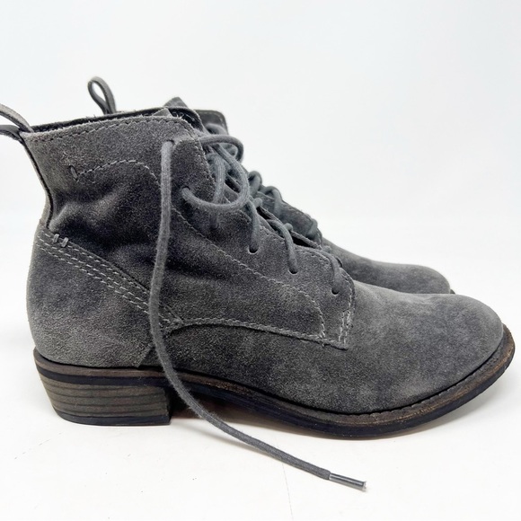 DOLCE VITA SEEMA GRAY ANTHRACITE SUEDE LACE UP BOOTIES WOMENS SZ 7 - Picture 1 of 6